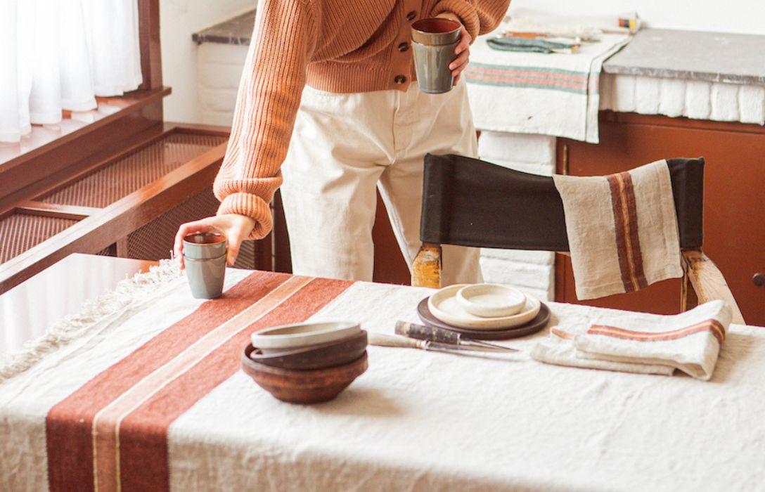 Comment entretenir et nettoyer un canapé en lin : Astuces et conseils